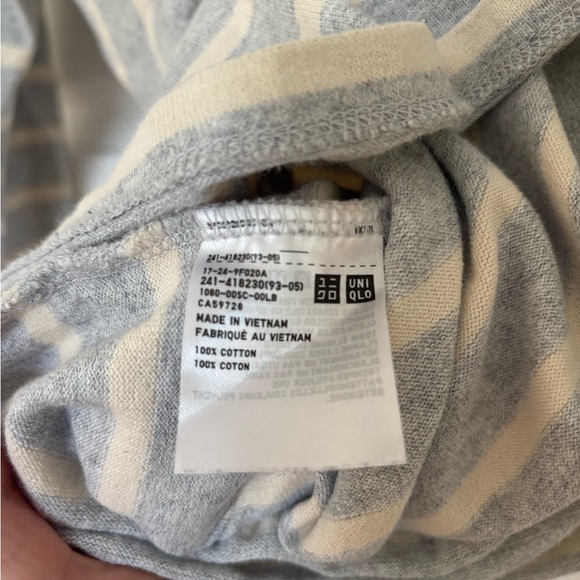 UNIQLO - Gray and Cream Striped Long Sleeve Shirt - Picture 4 of 4